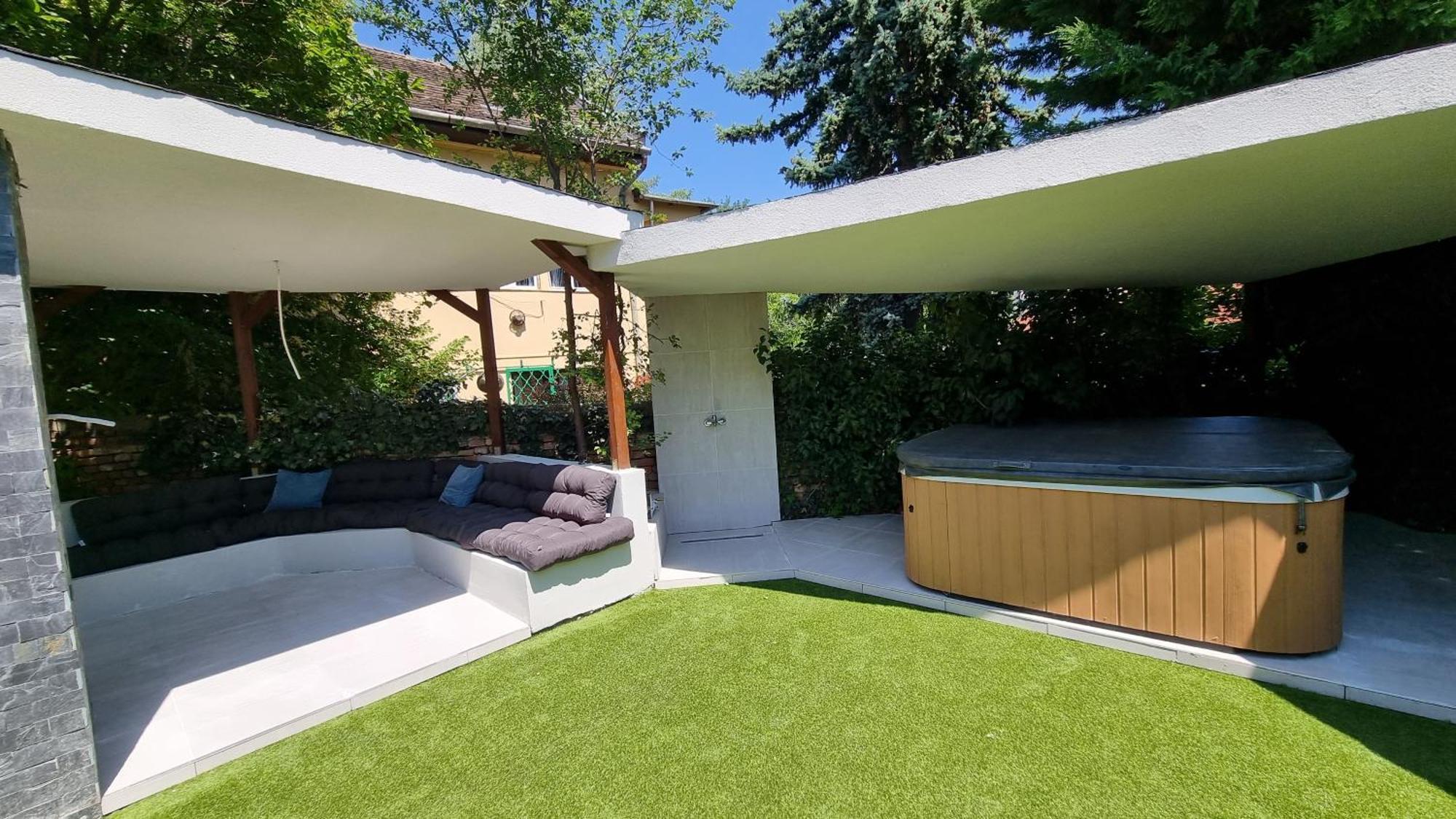 Loft Garden - 4 Bedroom 3 Ba, Sleeps 10, 7 Min To Downtown * Budapest