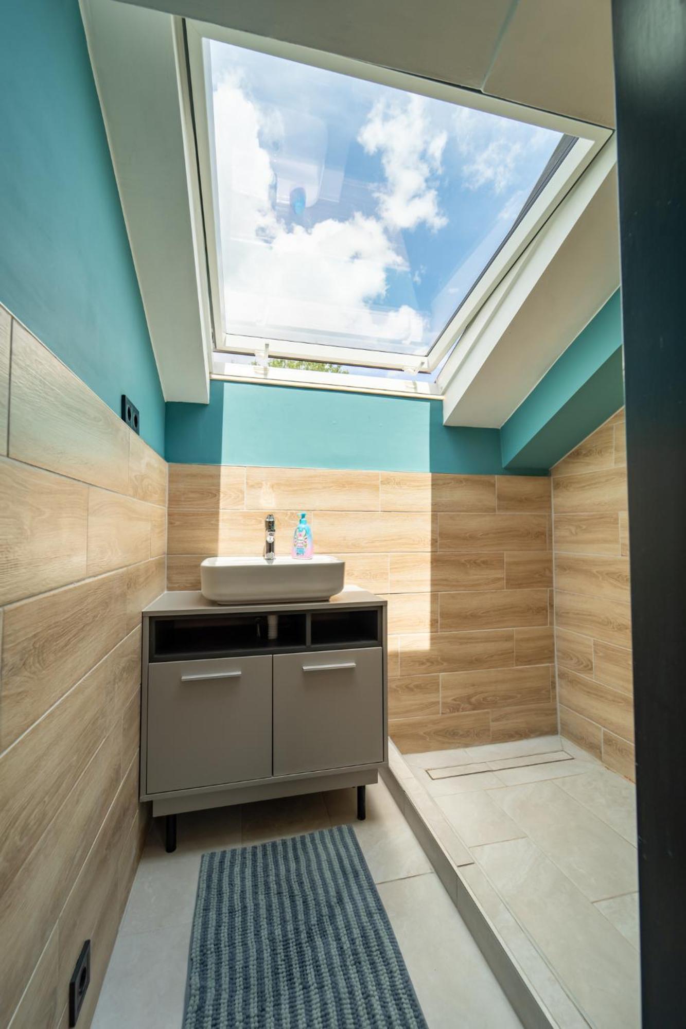 Loft Garden - 4 Bedroom 3 Ba, Sleeps 10, 7 Min To Downtown * Budapest