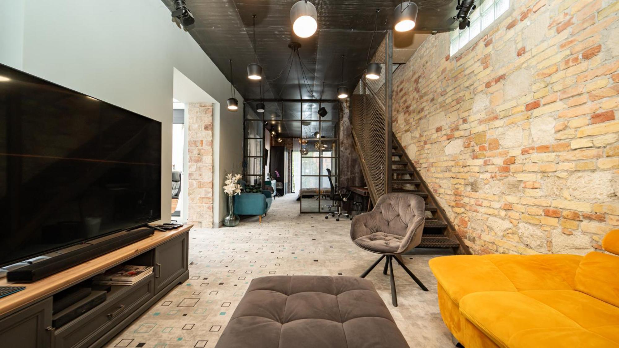 Villa Loft Garden - 4 Bedroom 3 Ba, Sleeps 10, 7 Min To Downtown *