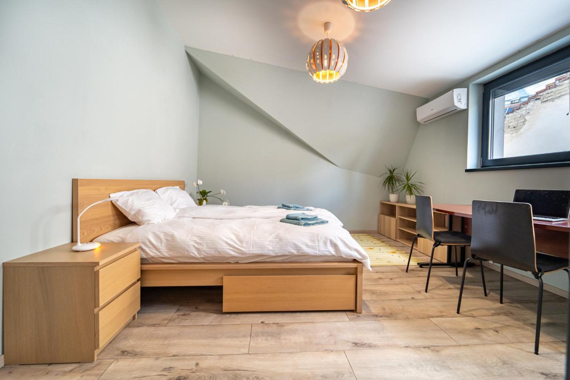 Villa Loft Garden - 4 Bedroom 3 Ba, Sleeps 10, 7 Min To Downtown