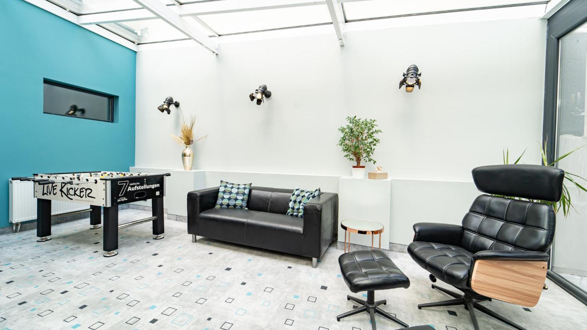 Villa Loft Garden - 4 Bedroom 3 Ba, Sleeps 10, 7 Min To Downtown *