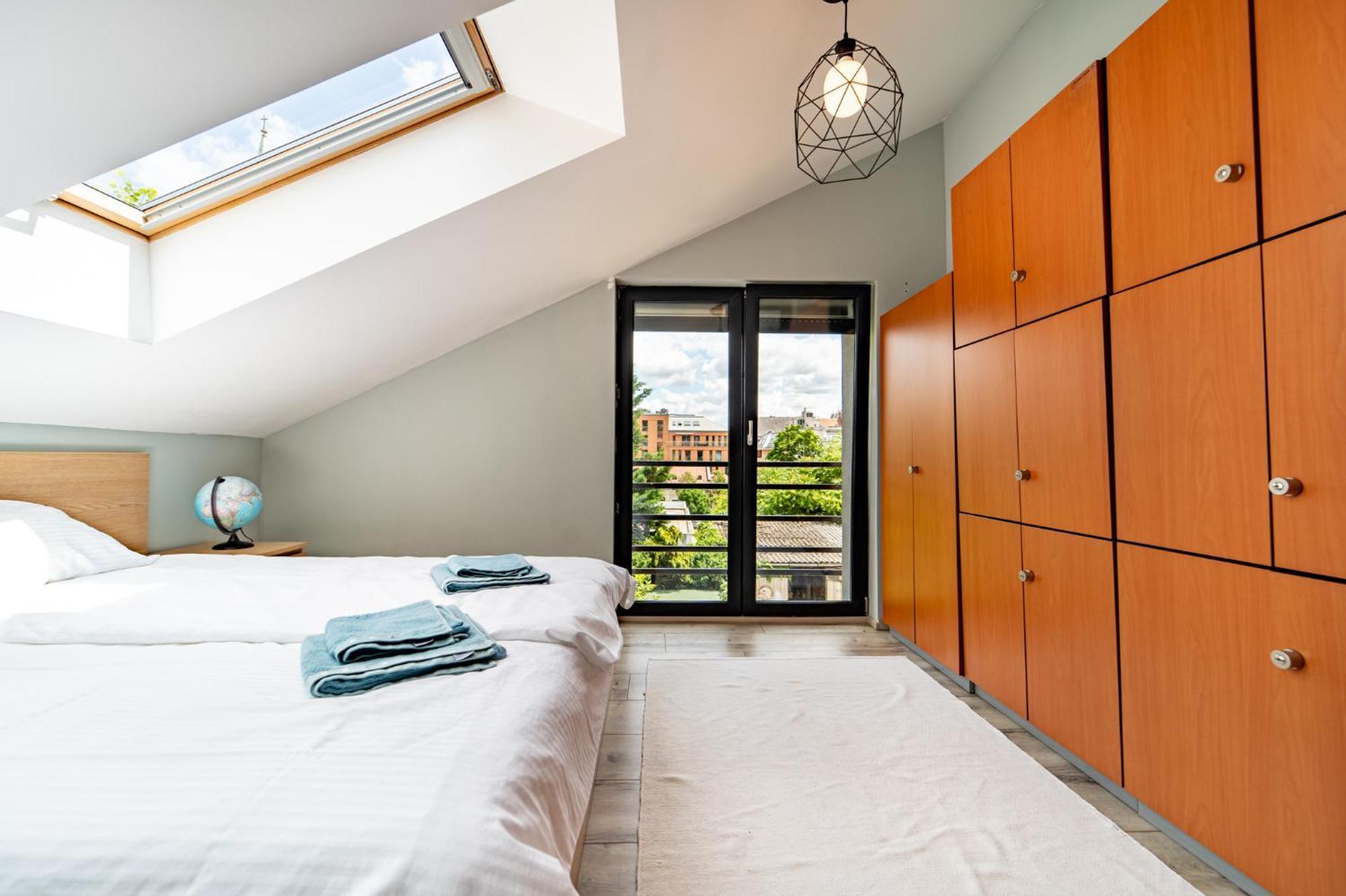 Villa Loft Garden - 4 Bedroom 3 Ba, Sleeps 10, 7 Min To Downtown *