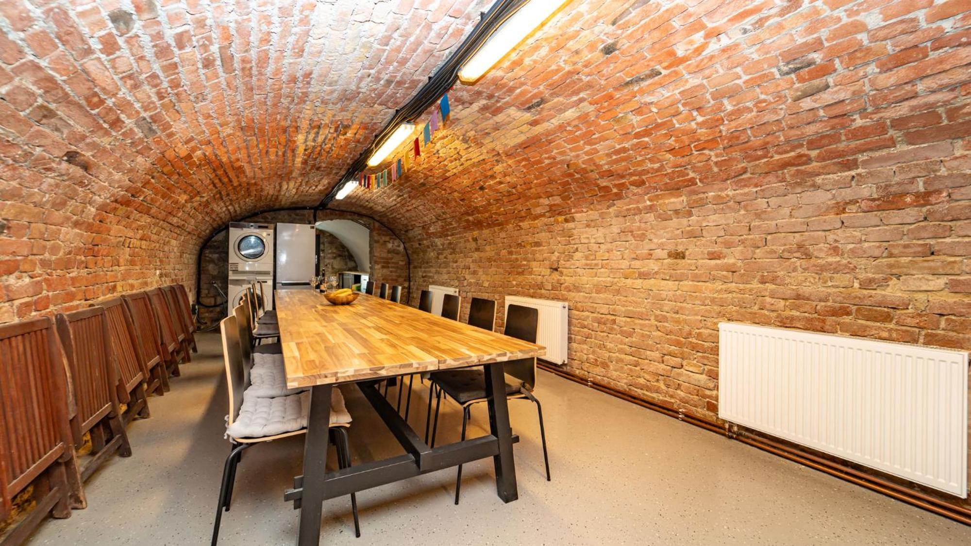 Loft Garden - 4 Bedroom 3 Ba, Sleeps 10, 7 Min To Downtown