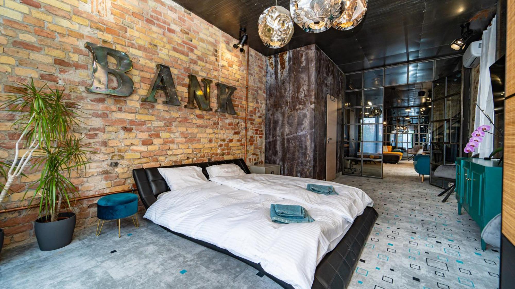 Loft Garden - 4 Bedroom 3 Ba, Sleeps 10, 7 Min To Downtown Budapest