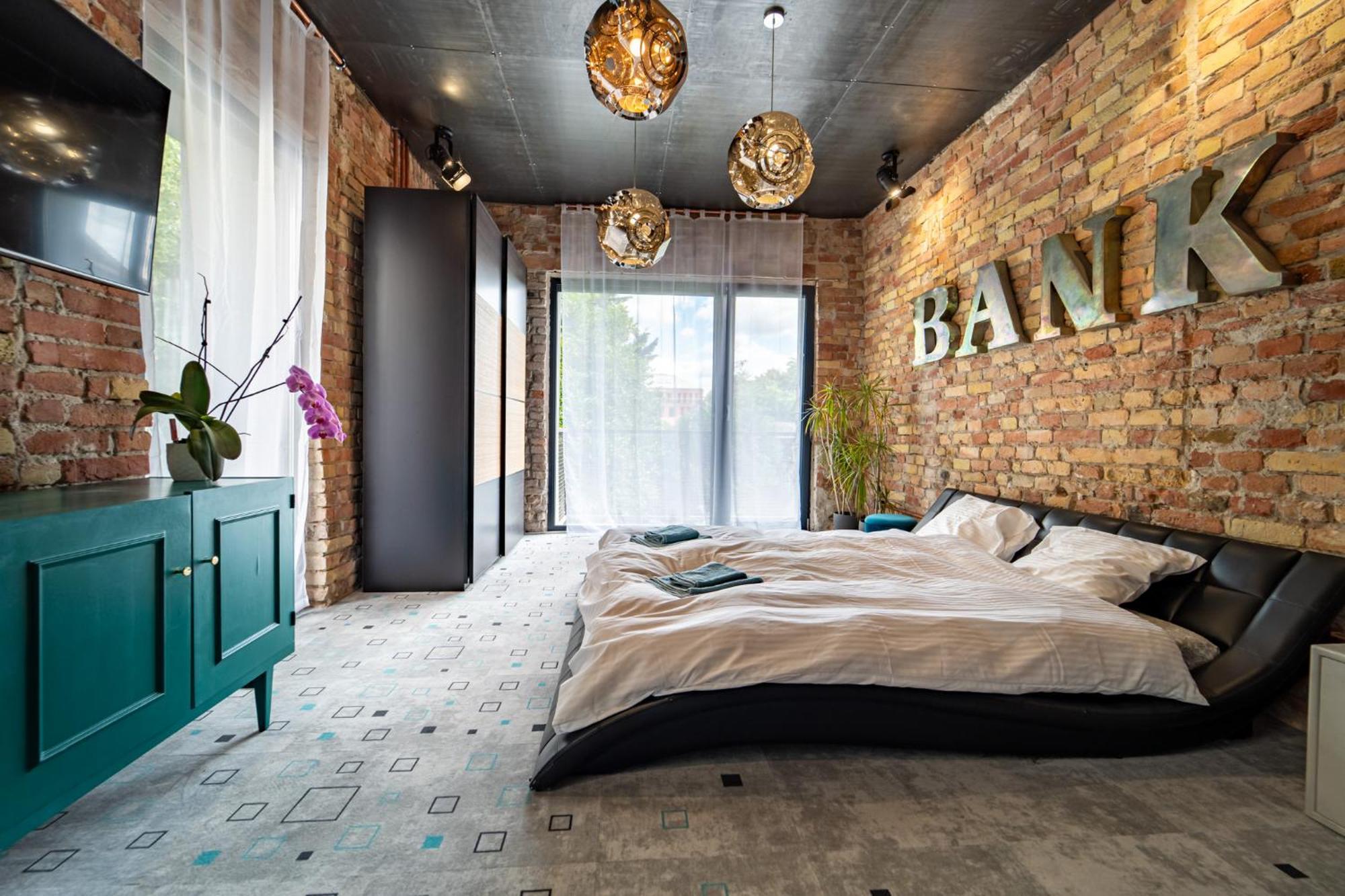 Loft Garden - 4 Bedroom 3 Ba, Sleeps 10, 7 Min To Downtown Budapest